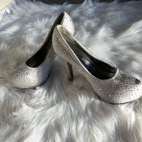 2 for $22🔥Silver Glitz/Glam rhinestone Stilettos - Picture 2 of 6